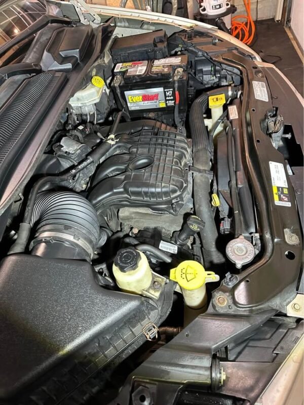 2013 Chrysler town & country - Image 15